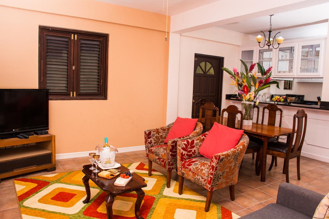 Heavenly Suites La Feuillet Exterior photo