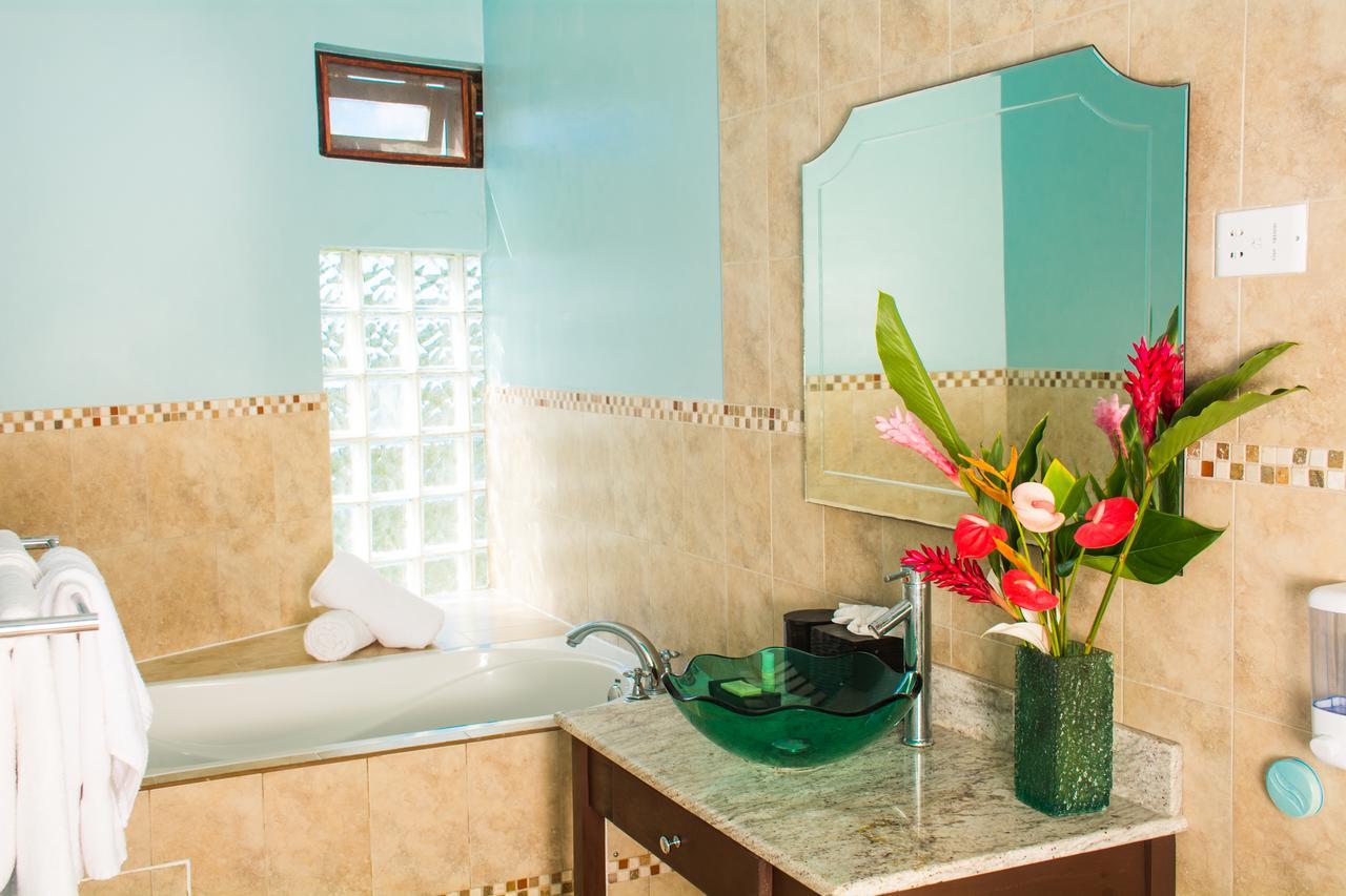 Heavenly Suites La Feuillet Exterior photo